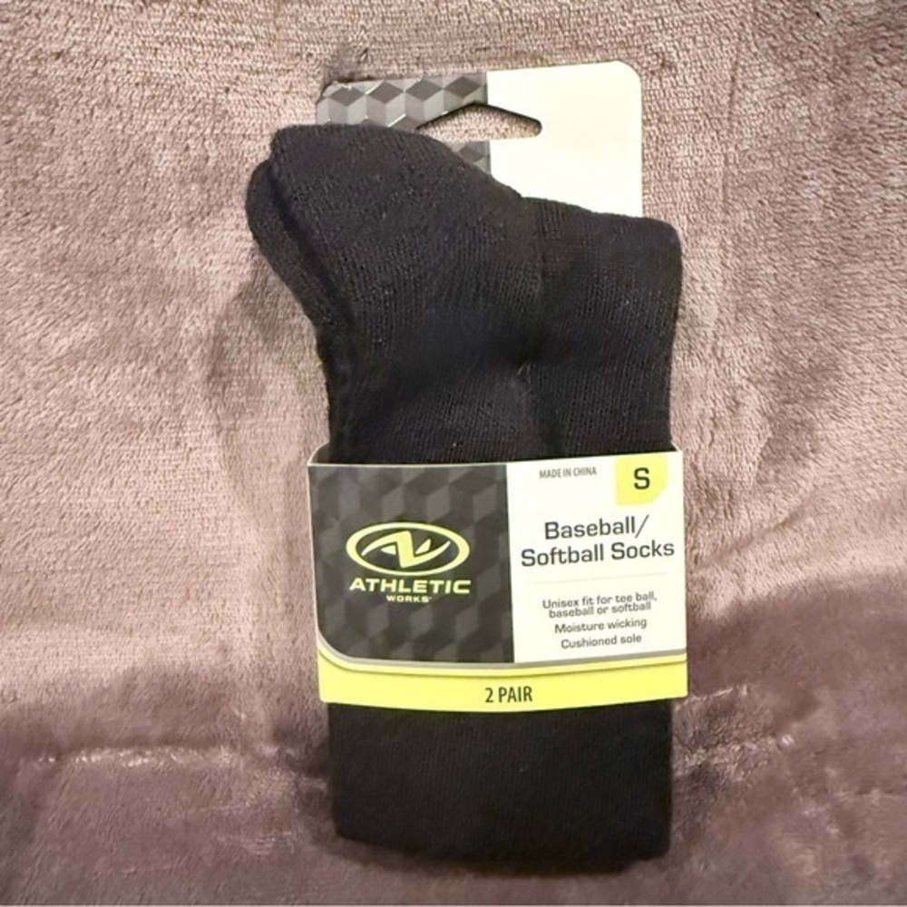 Athletic Works Youth size small 2-pk. Black baseball/ softball unisex socks